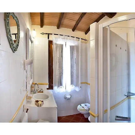 Great In A In Tuscany Apartamento Petrignano Del Lago